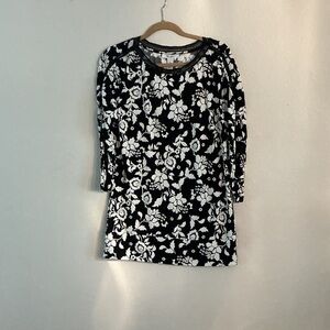 White House Black Market Black and White Floral Long Sleeve Top